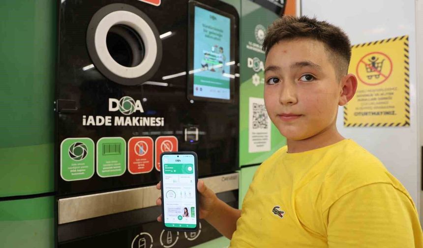 Adana'da Öğrenciler Hem Çevreyi Temizliyor Hem Para Kazanıyor!