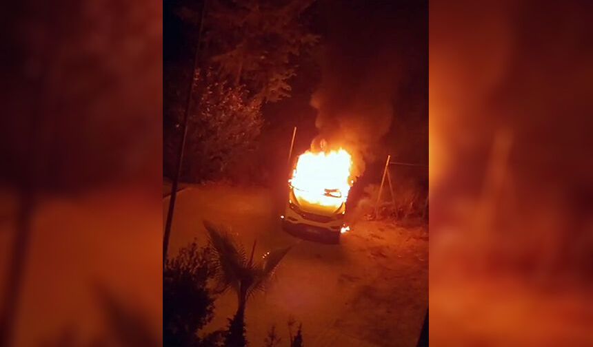 Önce Aracını; Sonra Villasını Yakıp Öldü!