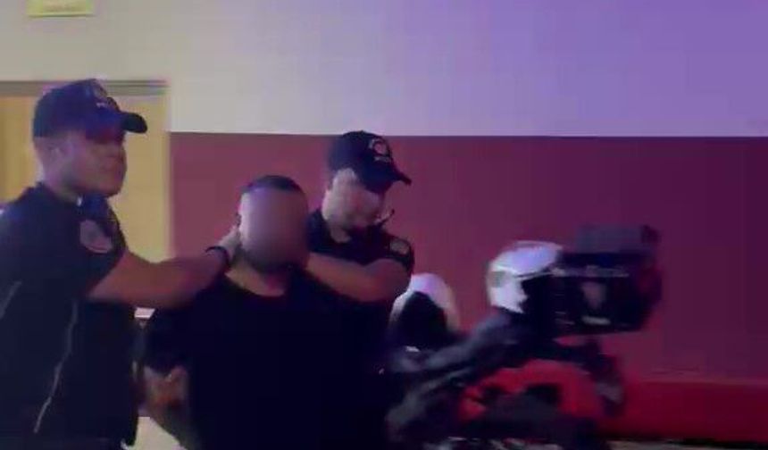 Adana'da Taziye Evinde Silahlı Dehşet! Yaşanan Panik Kamerada