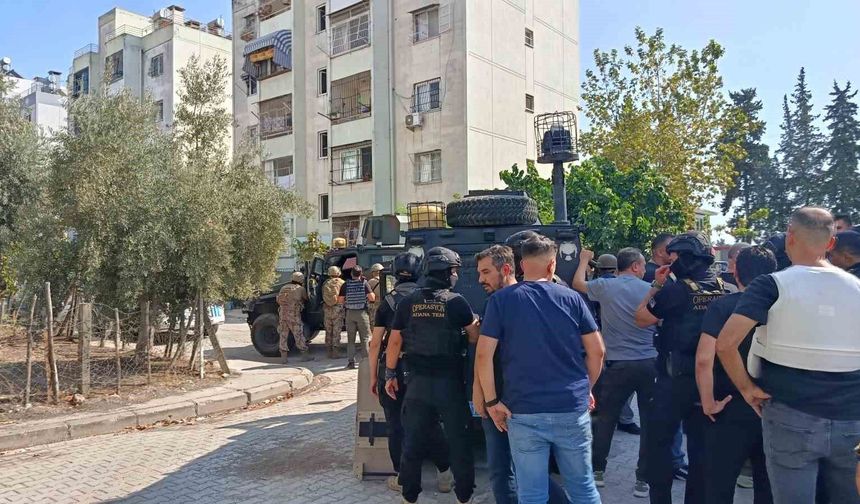 Gözaltına Alınacağını Anlayınca El Bombasını Gösterdi!