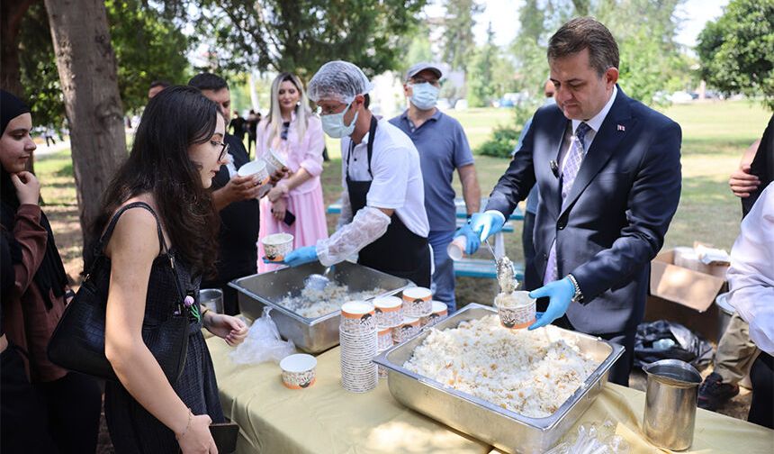 Çukurova Üniversitesi’nde Öğrencilere Sürpriz: 12 Noktada Tavuklu Pilav