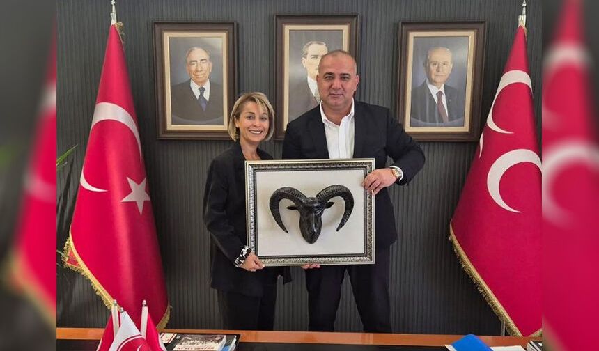 Hakan Yıldırım’a Dikkat Çeken Hediye!