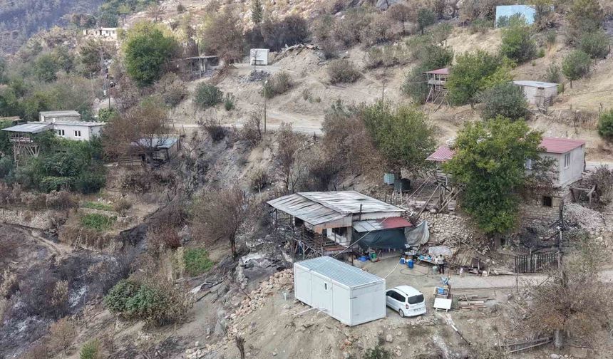 Kozan’da Yangının Acı Bilançosu: Evleri Kül Olan Ailelere Konteyner Teslim Edildi