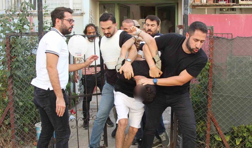 Polis Eve Operasyon Yaptı, Ortalık Savaş Alanına Döndü!
