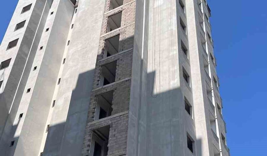 11. katta mahsur kalan işçiler kurtarıldı