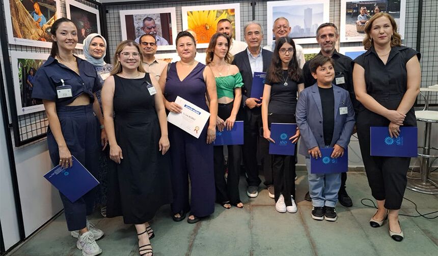 Adana’da Objektiflerden Yansıyan Hikâyeler Sergiye Dönüştü