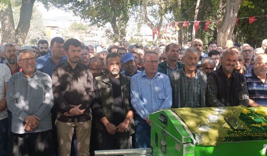 Ailesiyle Piknik Yaparken Öldürülen Sevda Son Yolculuğuna Uğurlandı