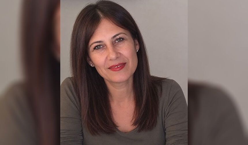 Jale Ak: Saksıyı Kırıp Hayatın Gerçek Toprağına Karışmak Erek