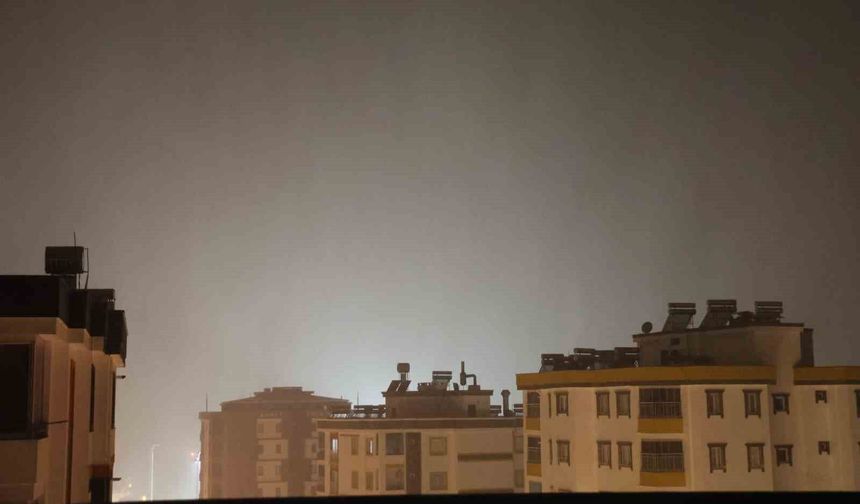Yıldırım Apartmanı Vurdu!