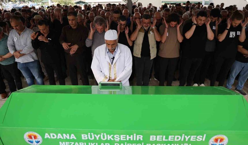 Tekne Faciasında Hayatını Kaybeden Doktor Adana’da Gözyaşlarıyla Uğurlandı