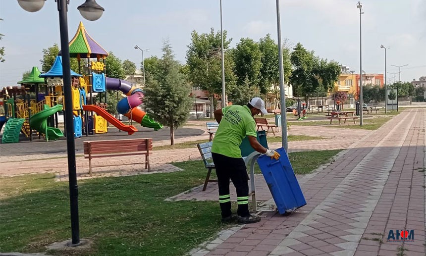 Ceyhan'a Kadın Eli: Harıl Harıl Çalışıp, Ceyhan'ı Pırıl Pırıl Yaptılar!