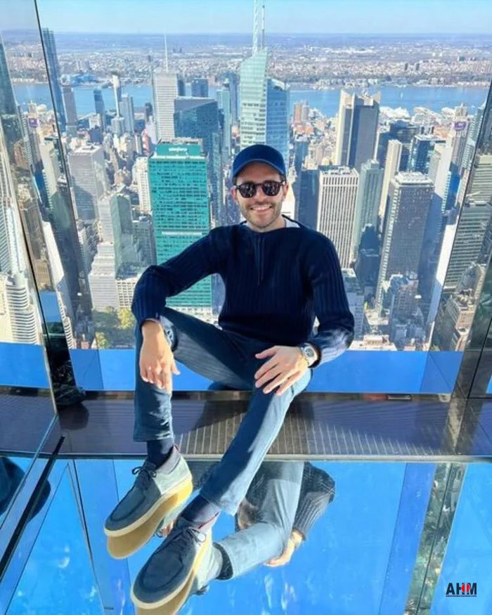 Hacı Sabancı'nın Torunu Hakan Sabancı Aşkı Hande Erçel'de Buldu