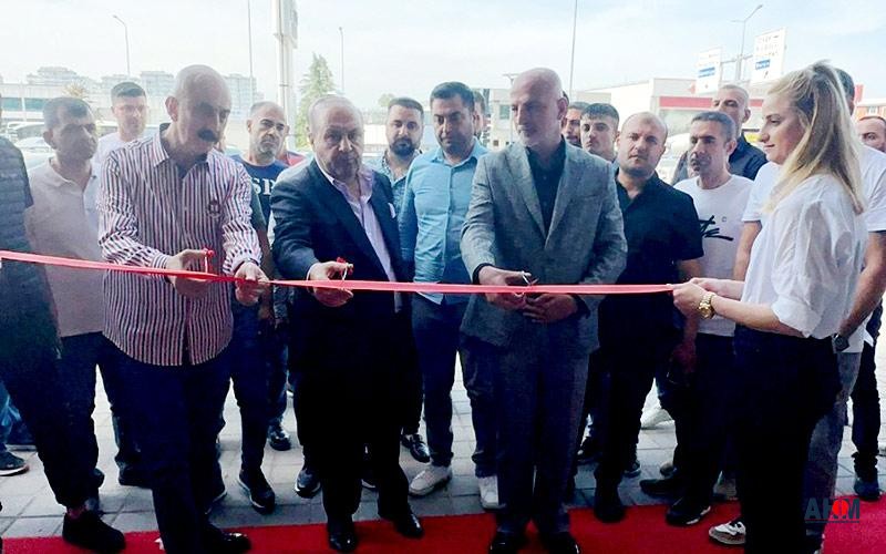 01 Aziz Usta Kebap geçtiğimiz günlerde yapılan görkemli tören ile hizmete girdi. 