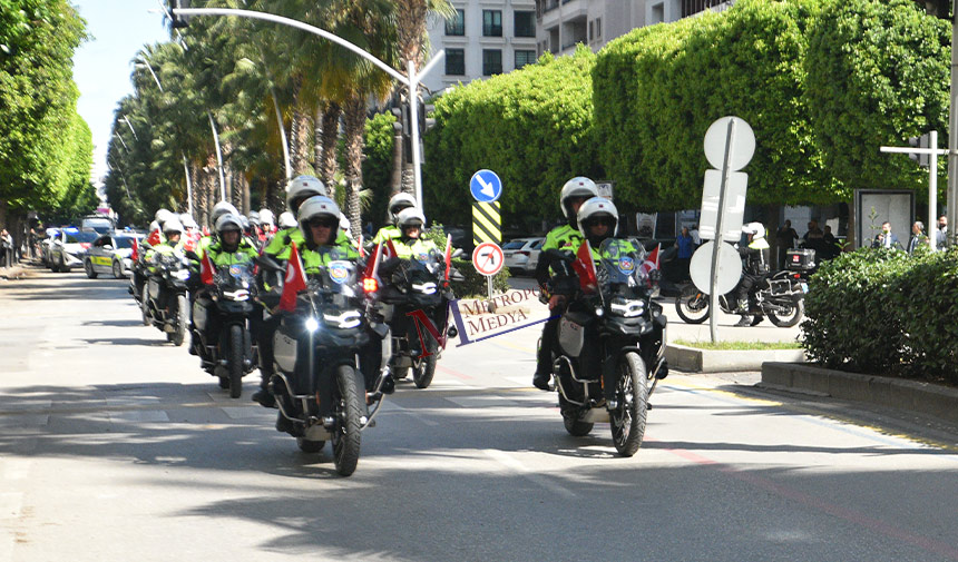 Polis Korteji