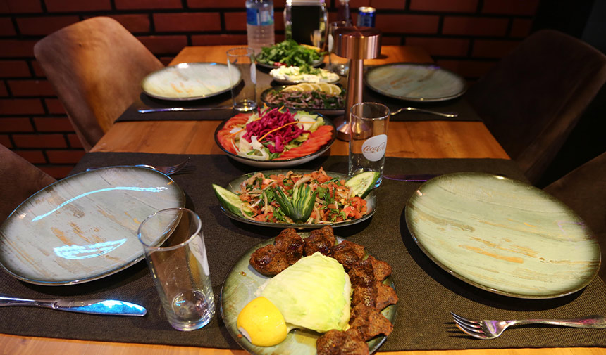 Cigkofte Ve Salatalar