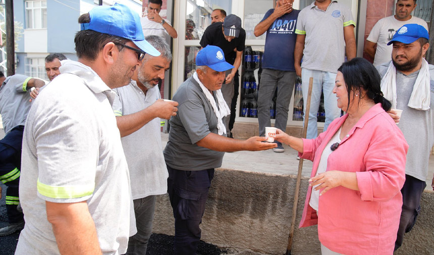 Hasibe Akkan Ve Isciler