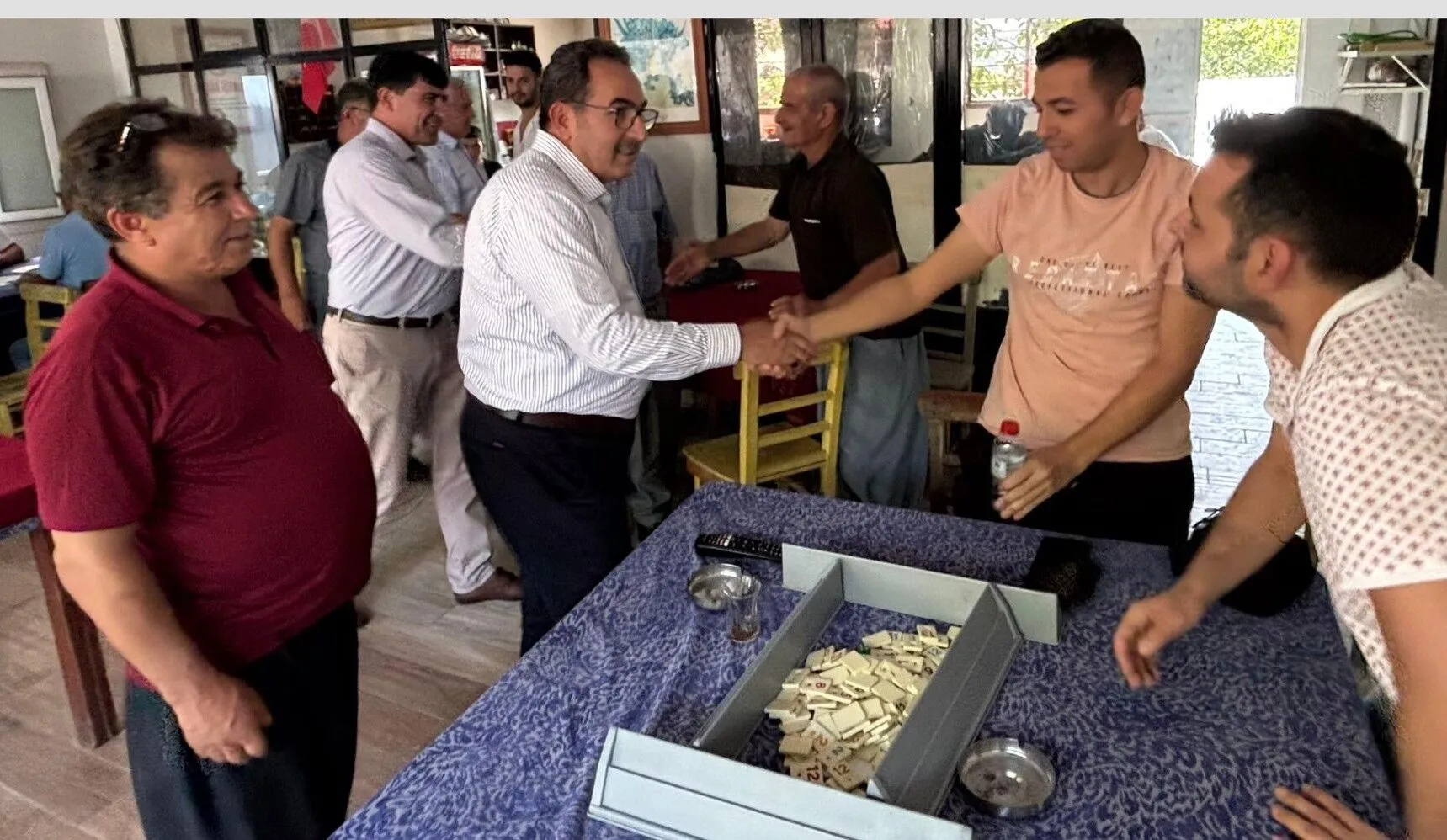 Ak Partili Dogru Karaisalida Esnaf Ve Vatandaslarla Bulustu 3