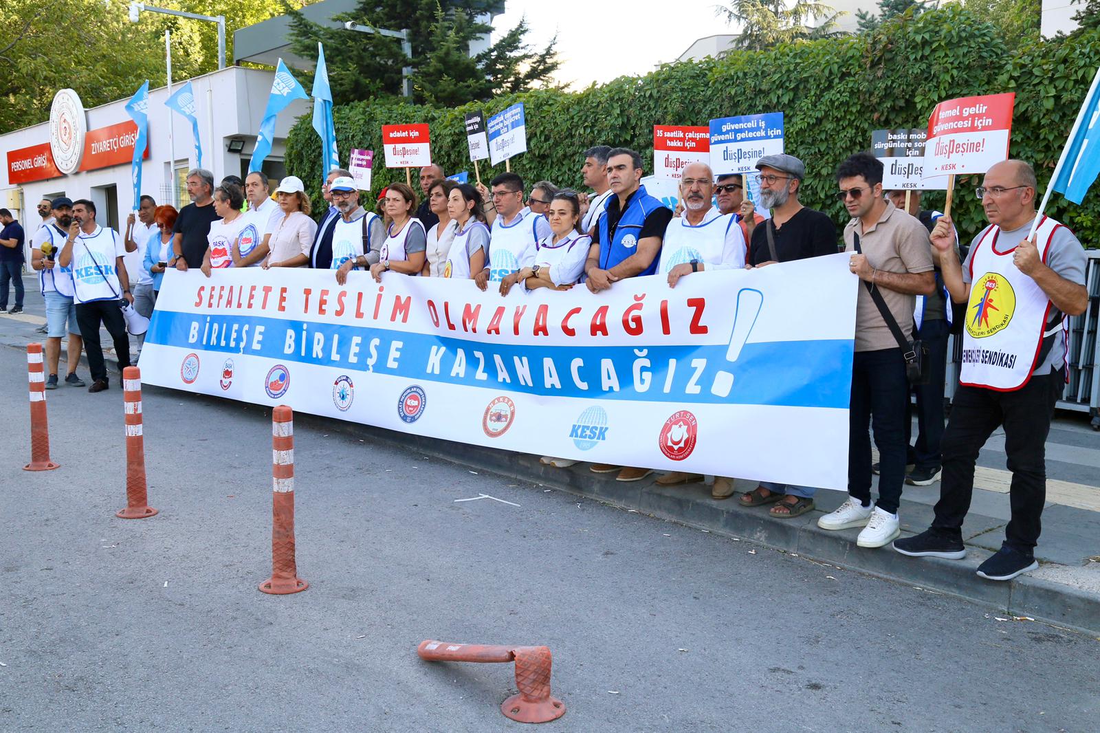 Gy Z7R8C X U A U Fg41