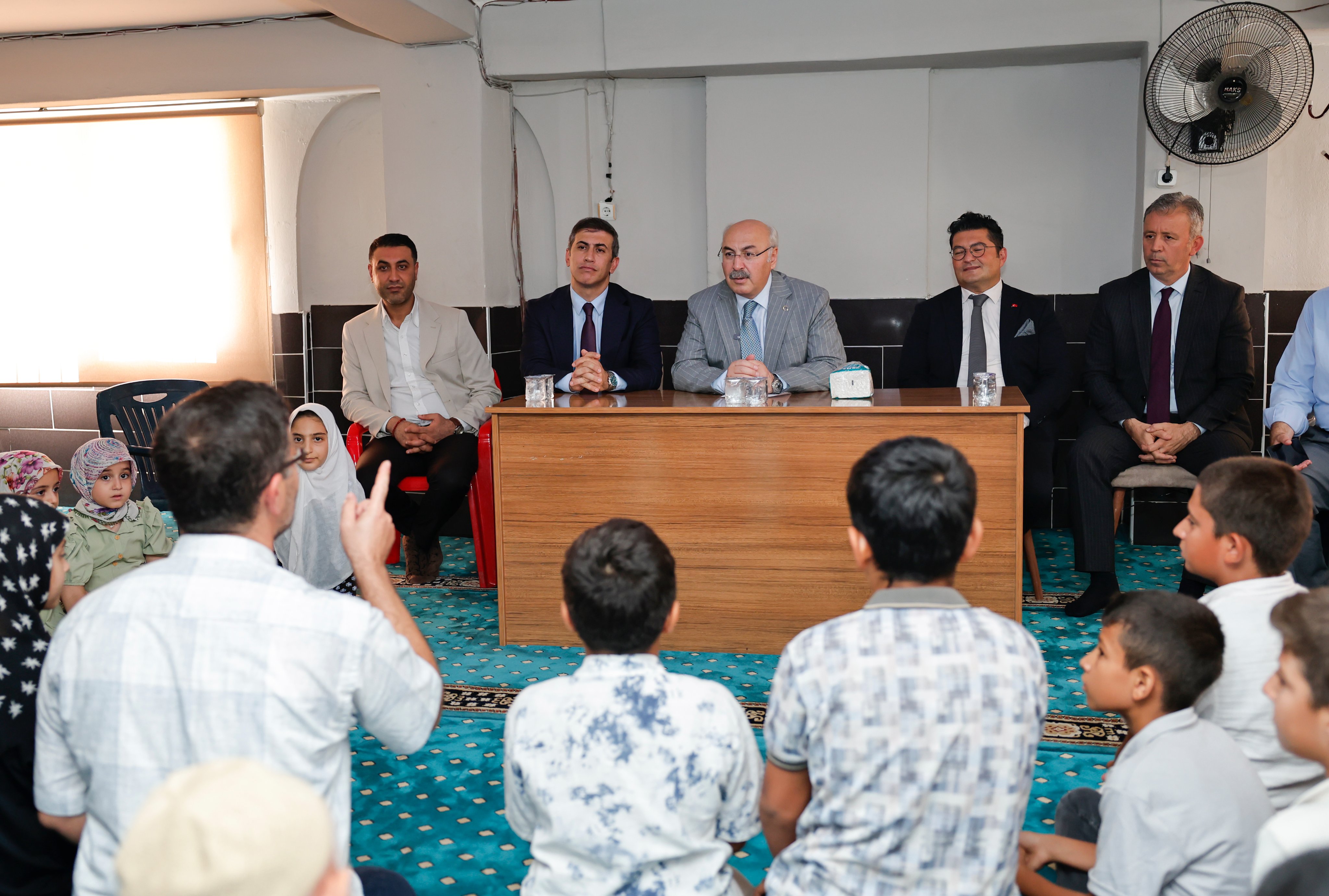 Gy9 M B M M X Q A A Qm4 K