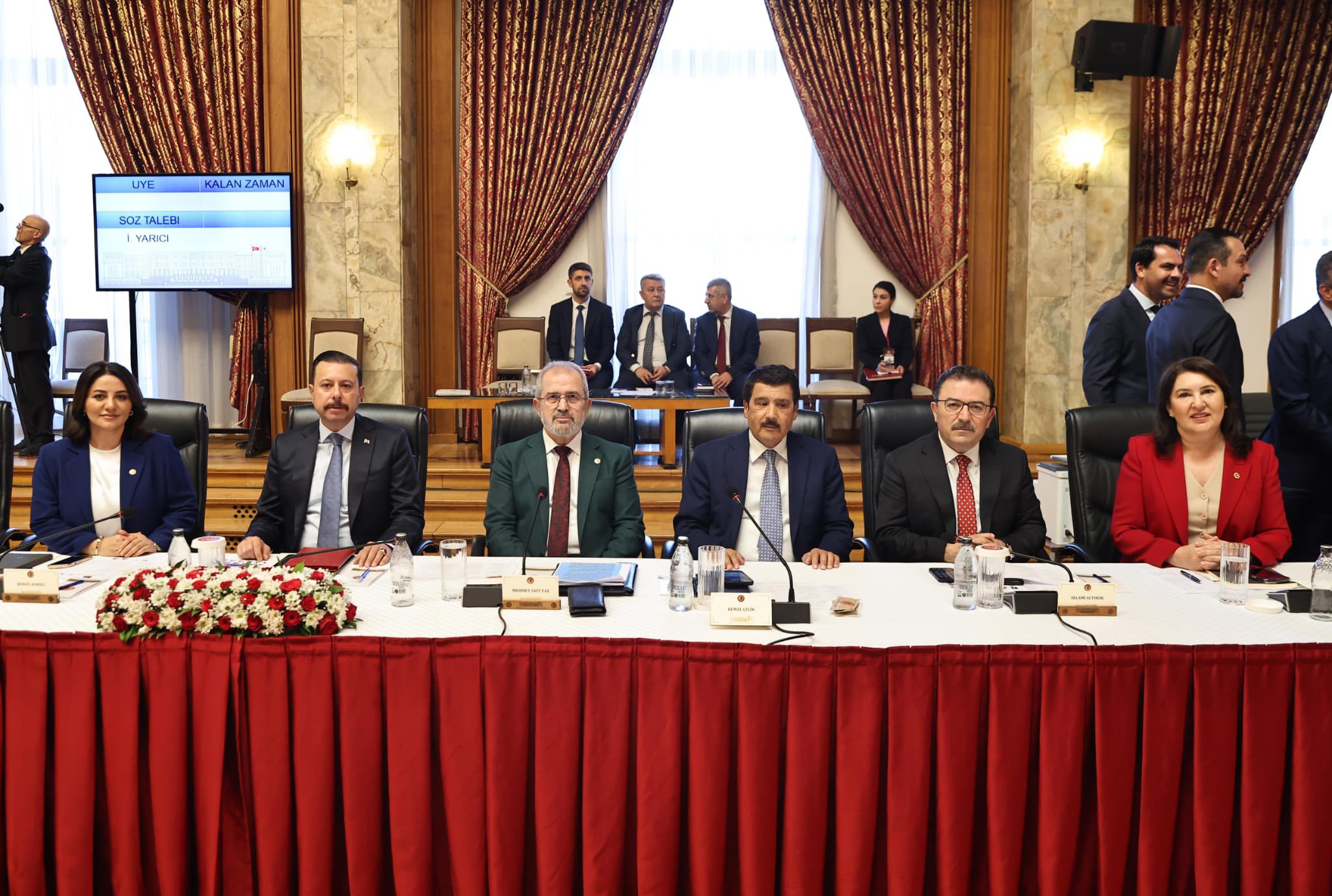 Gyz Z G B X I A A G5U X