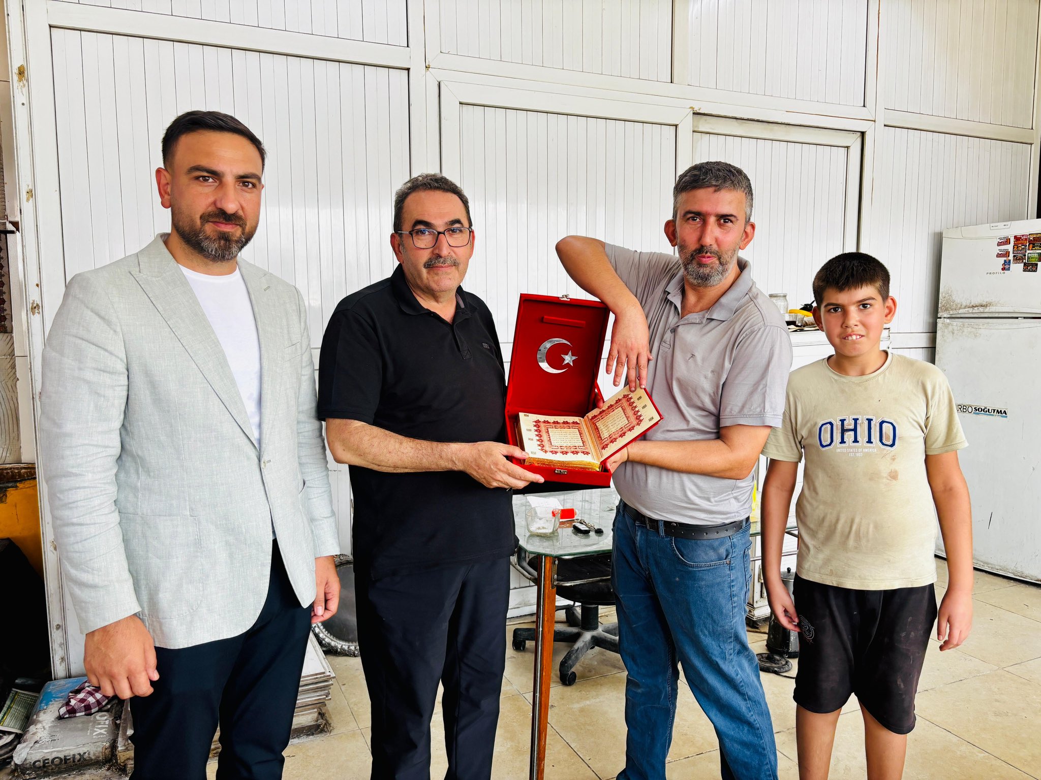 Gz R V Lq Z X A A E Z9 P R