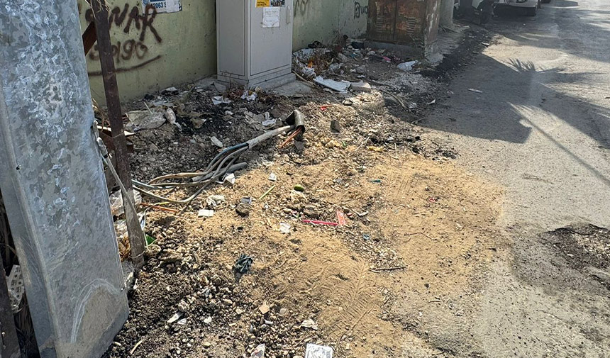 Acik Kablolar Akkapi