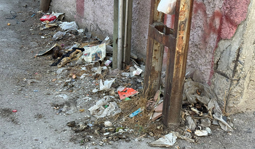 Akkapi Cop Ara Sokak