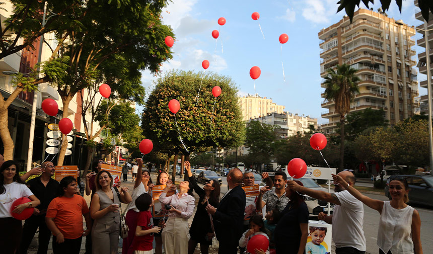 Cocuk Felci Balon Ucurma