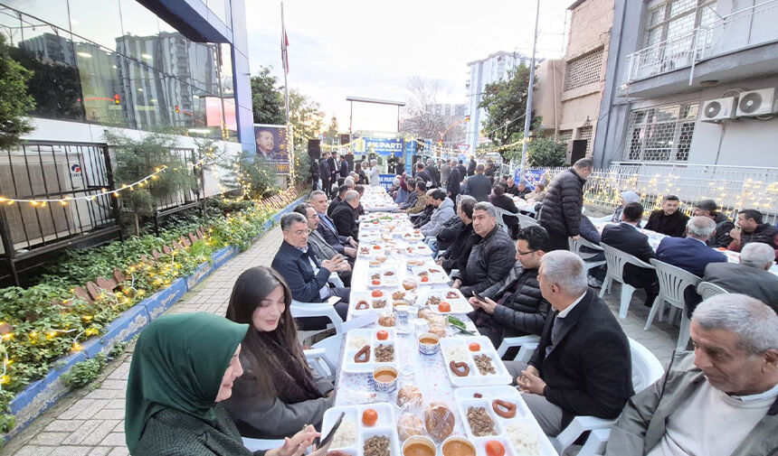 A K Parti Seyhan Teşkilatı Aile İftarında Buluştu 2