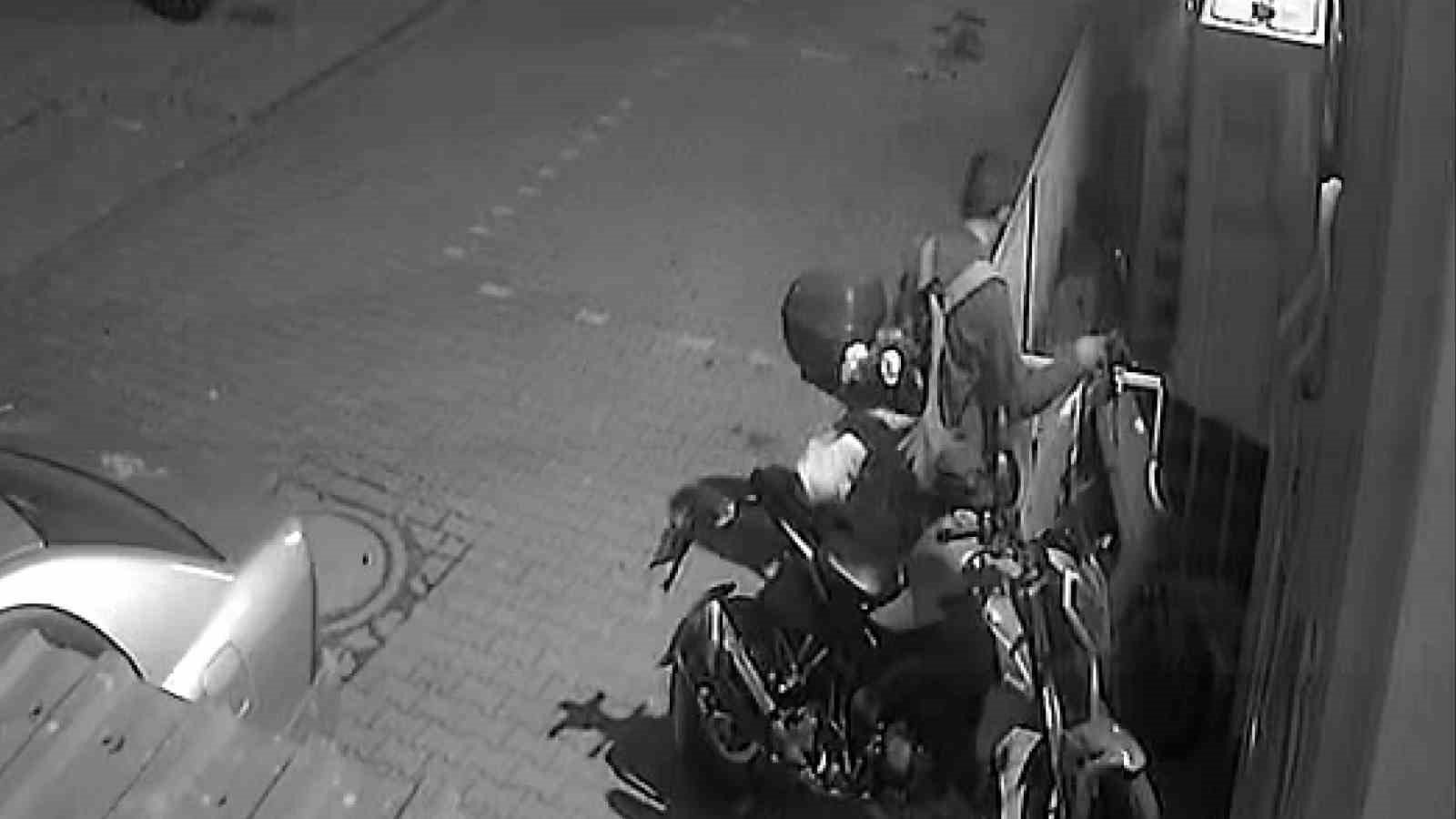 Adana’da Hırsızlık Zinciri: 1 Haftada 5 Araç!