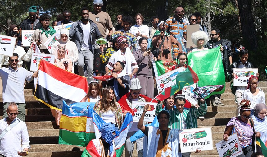 Çukurova Üniversitesi’nde Renkli Şölen Globalfest Başladı 2