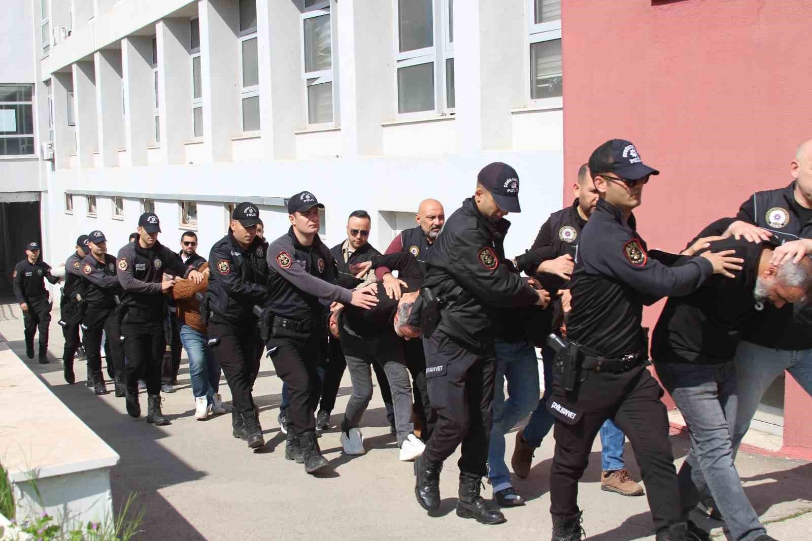 Islak Mendil Fabrikası Sandılar, Dev Uyuşturucu İmalathanesi Çıktı!