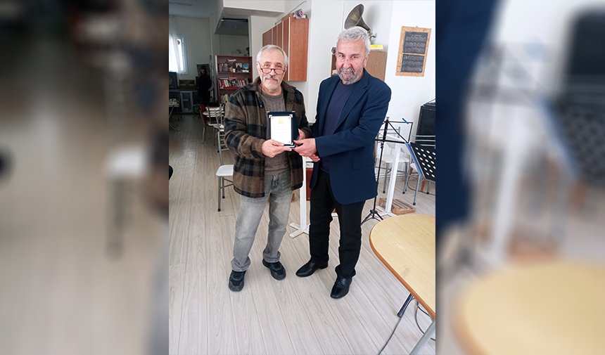 Üç Sanatcıya Armaganları Verildi 3