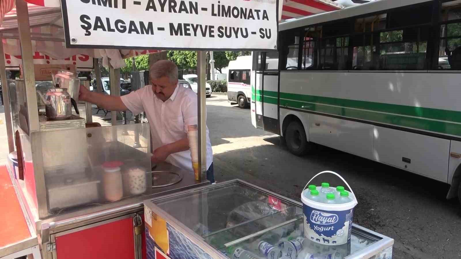 1 Mayıs’ta Tatil Yapamadılar! Adana’da İşçiler Sokakta