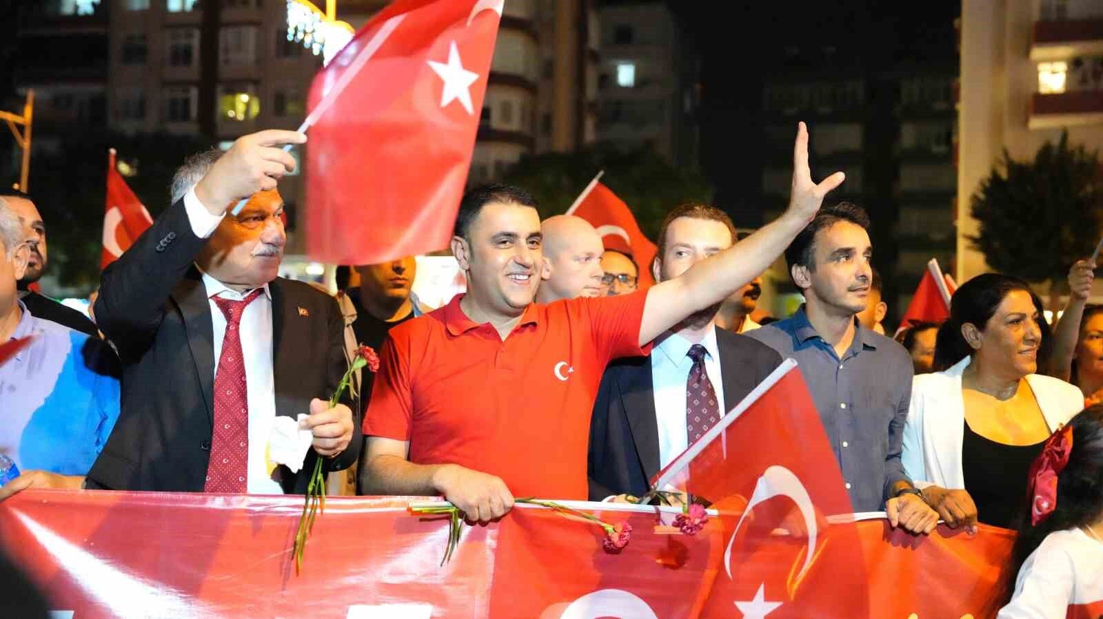 Çukurova’da 19 Mayıs Şöleni: Meşaleler Yükselecek, Simge Sahne Alacak!