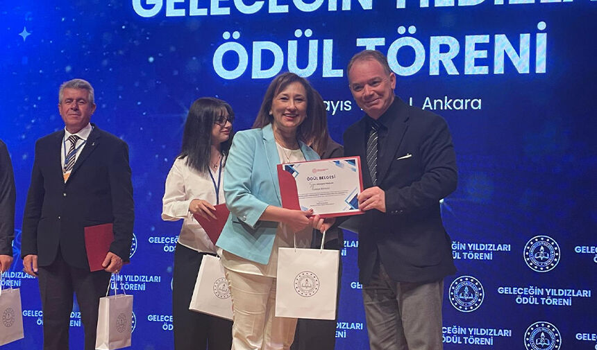 Geleceğin Yıldızları Ödüllerini Aldı 2