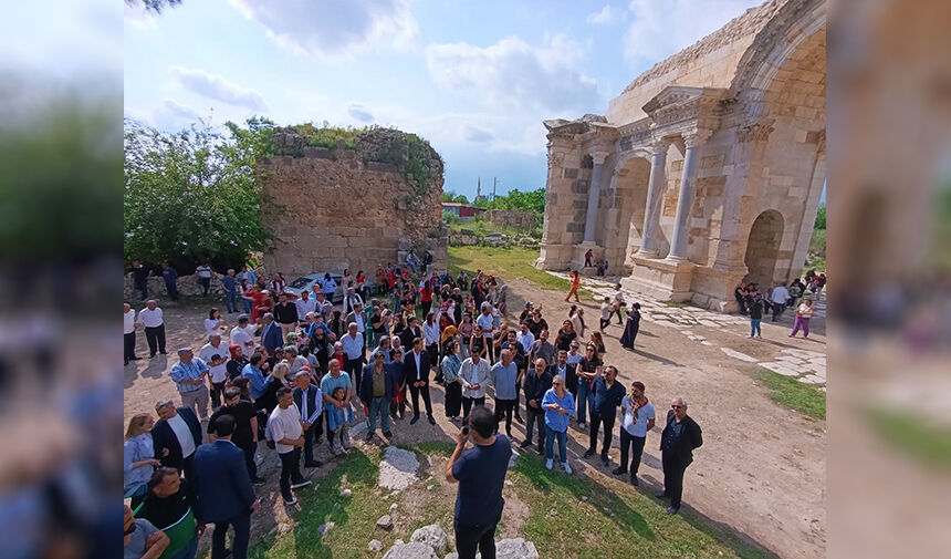 Nihal Ağca Anavarza’da Gençlerle Coştu 19 Mayıs’ta Birlik Mesajı Verdi 3