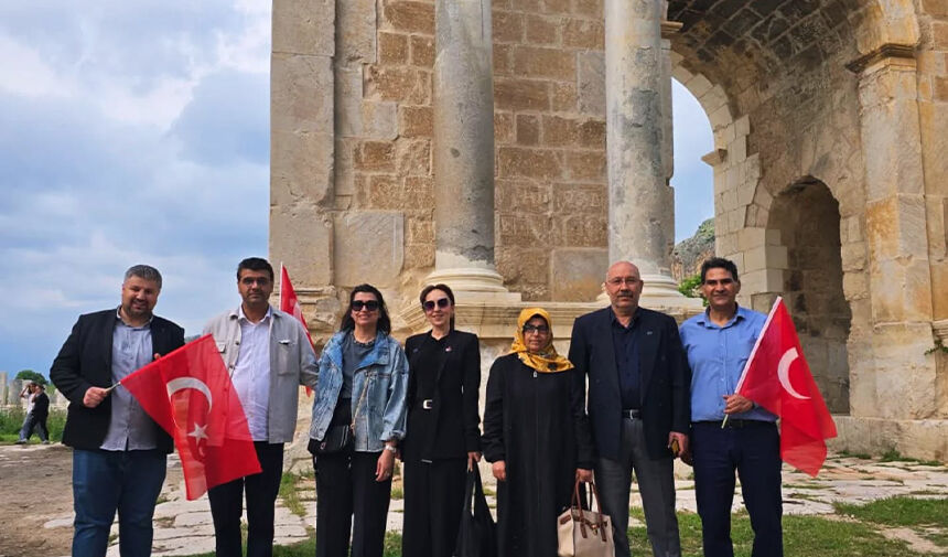 Nihal Ağca Anavarza’da Gençlerle Coştu 19 Mayıs’ta Birlik Mesajı Verdi 4