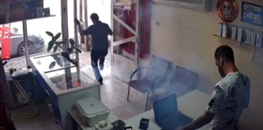 Tamir Edilen Telefon Bir Anda Alev Topuna Döndü!