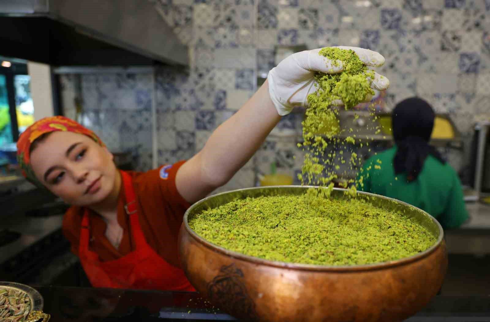 Bayram Öncesi Kritik Uyarı! “Ucuz Tatlı Yemeyin, Sağlığınızdan Olmayın”