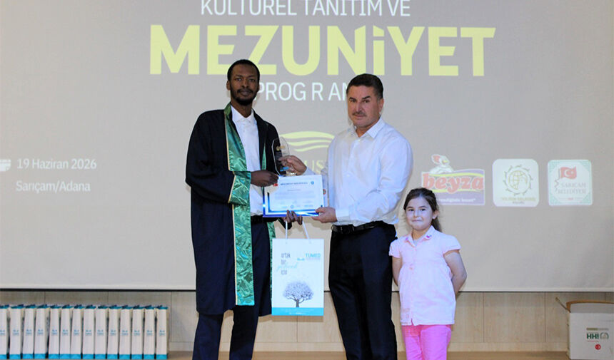 Adana'da Uluslararası Öğrencilerin Duygu Dolu Mezuniyeti 5