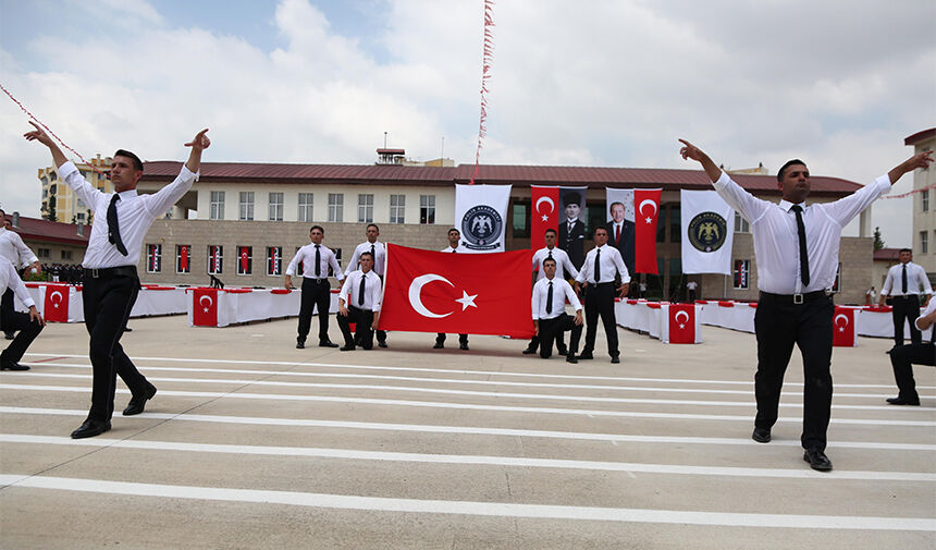Önce Mezun Oldu; Sonra Yüzüğü Taktı 11