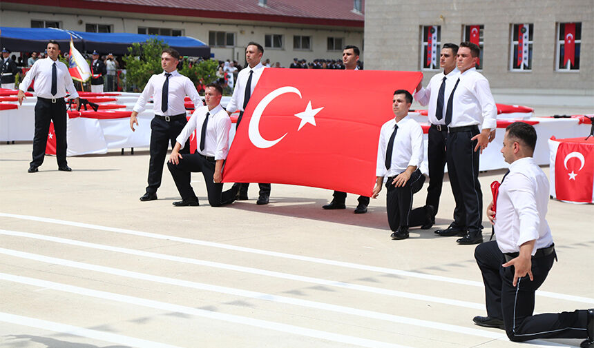 Önce Mezun Oldu; Sonra Yüzüğü Taktı 3