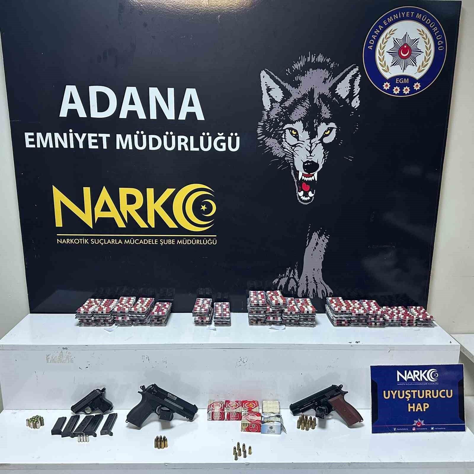 Adana'da Şafak Operasyonu! Binlerce Uyuşturucu Hap ve Silah Ele Geçirildi