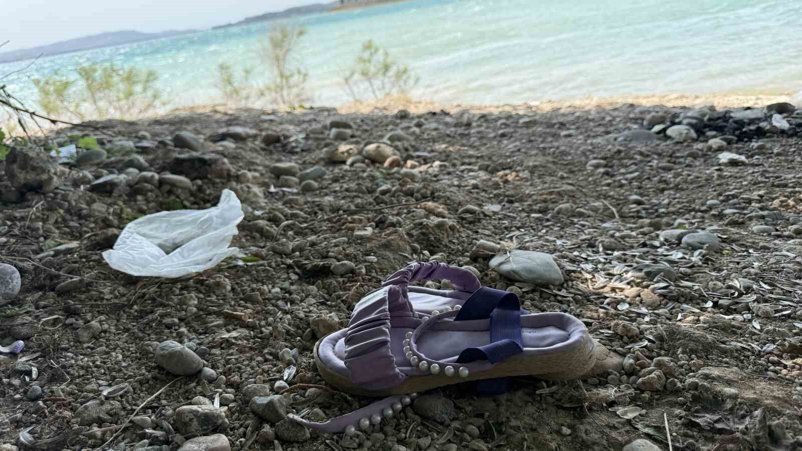 Adana'da Yürek Burkan Olay! Çocuğunun Terliğini Almak İsterken Canından Oldu