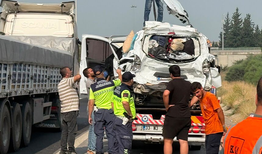Otobanda Dehşet Anne Ve Oğlu Öldü Haberi 5