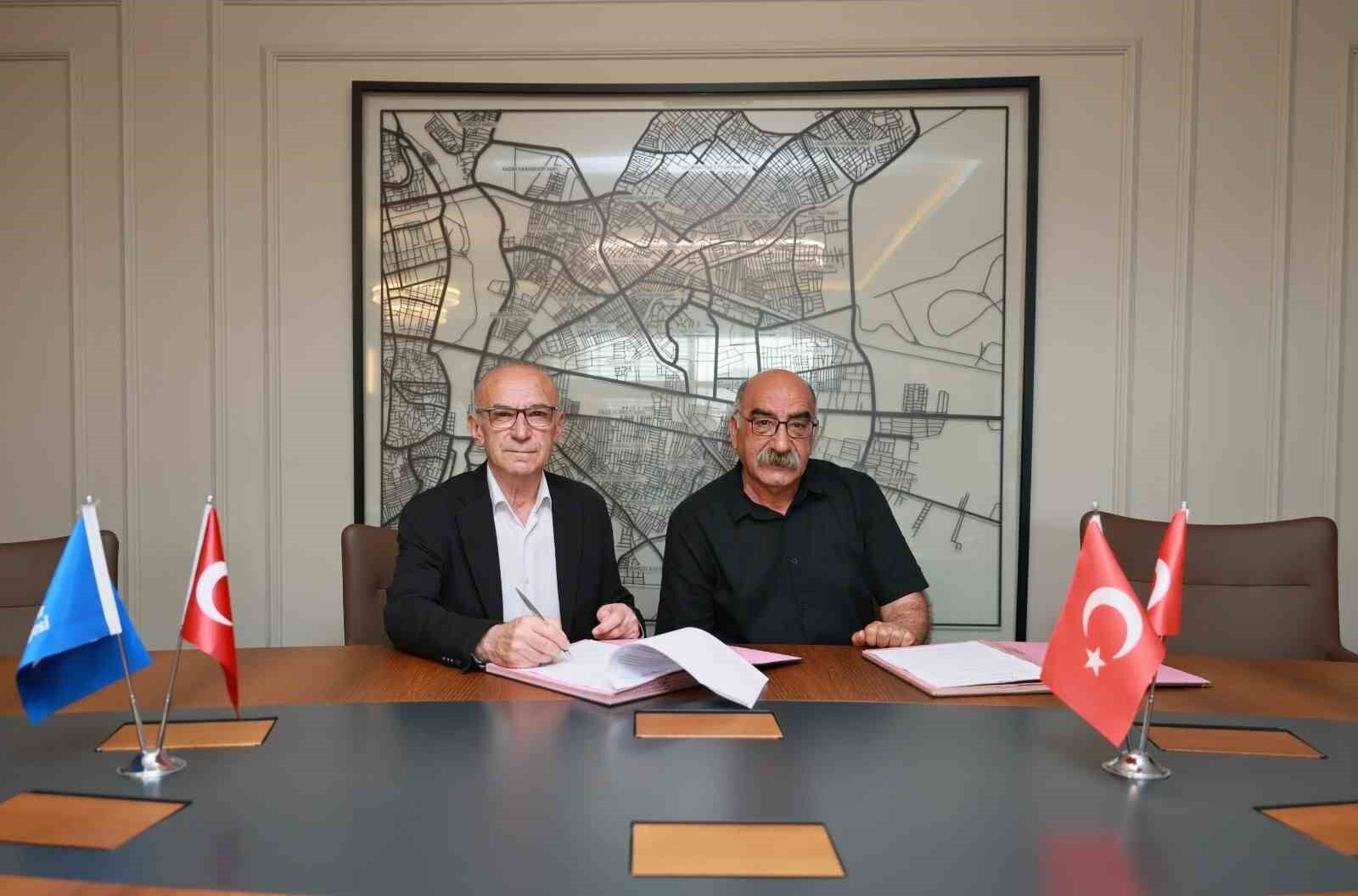 Yüreğir'de Memurları Sevindiren Karar: SDT Sözleşmesi İmzalandı