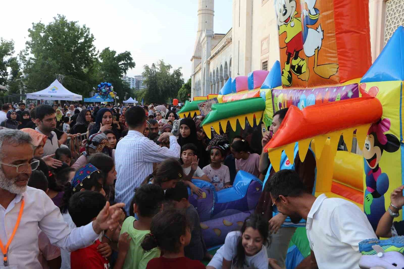 Sabancı Merkez Camii Avlusunda Renkli Buluşma!