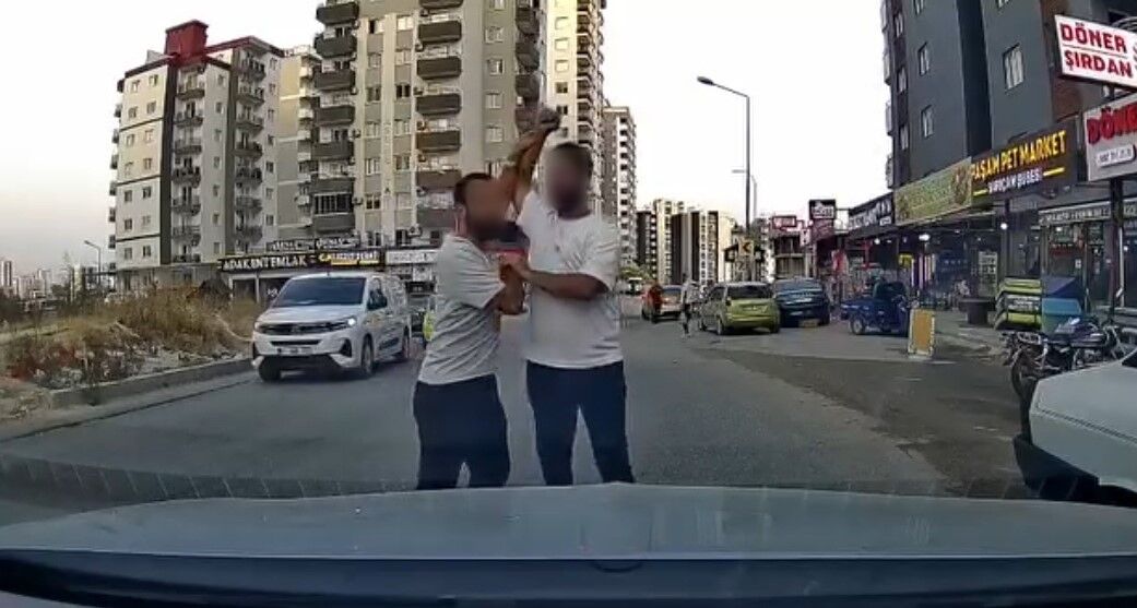 Adana Trafiğinde Dehşet! Yol Verme Tartışmasında Testere İddiası