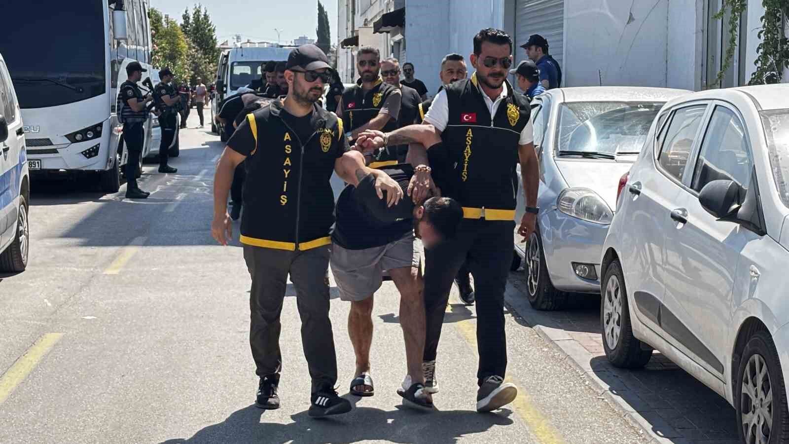 3 Saatte Bir Adres Değiştirdi, Petshopta Yakalandı!
